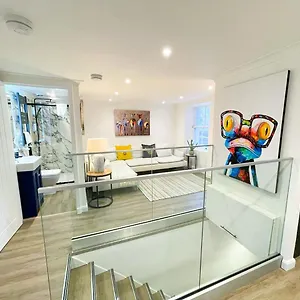 Stunning Loft High St Bridge Views! , South Queensferry United Kingdom